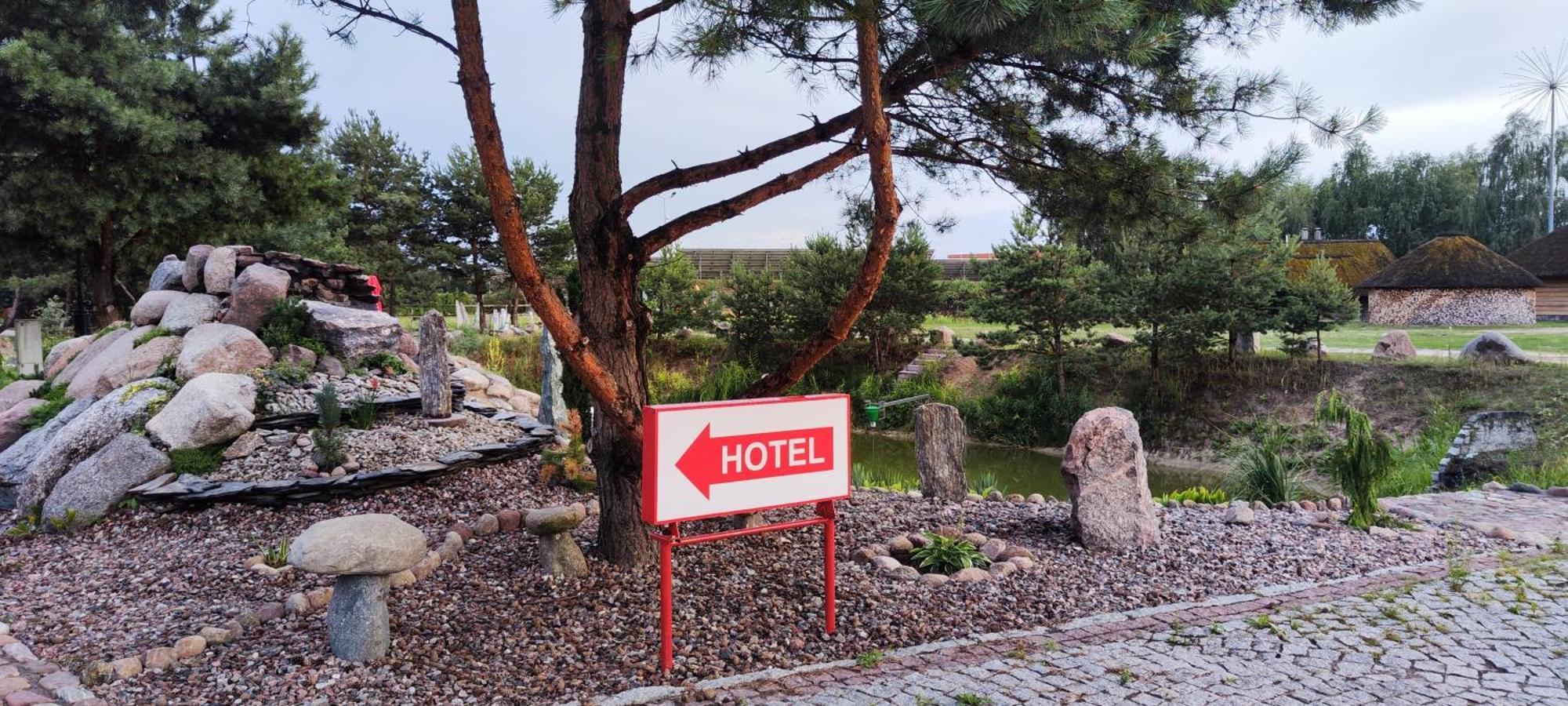 Restauracja Chata Góralska i Pokoje Gościnne. Ciechocinek Exterior foto