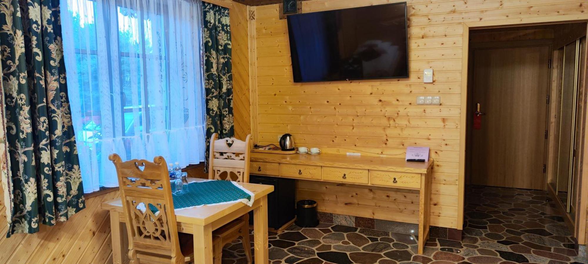 Restauracja Chata Góralska i Pokoje Gościnne. Ciechocinek Exterior foto